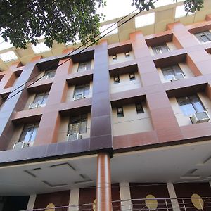 Oyo 11532 Hotel Sr Grand